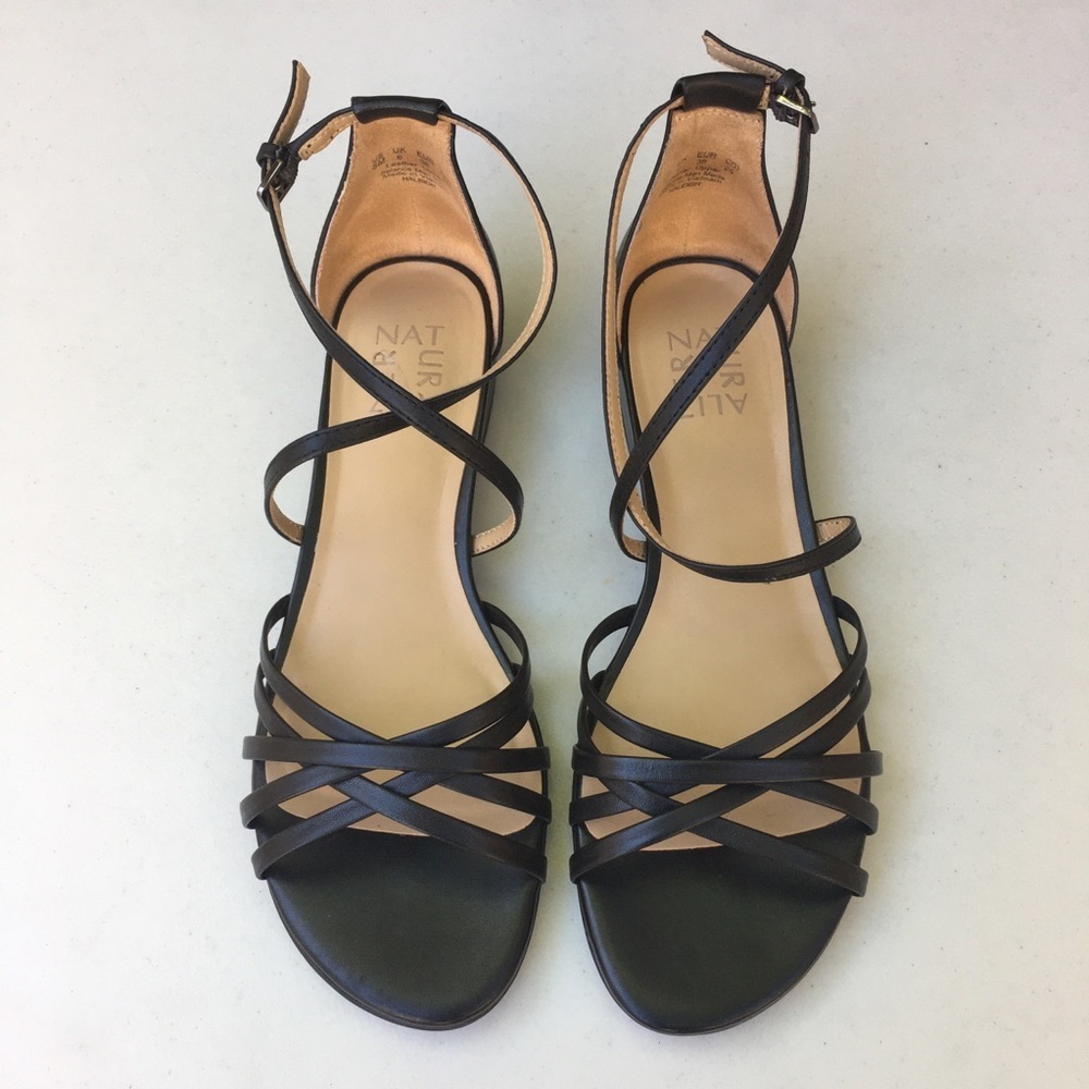 Naturalizer Strappy Leather Dress / Casual Sandals Black
